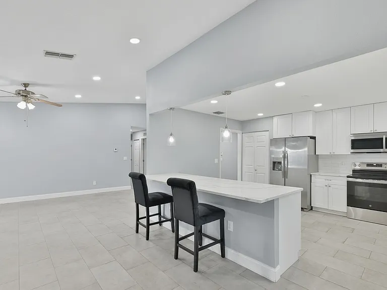 8433 Somerset Dr — Photo 9