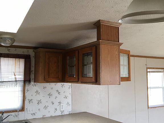 3rd image of 506 N Arbutus