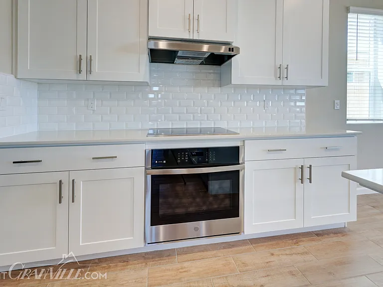 877 Halford Ln — Photo 10