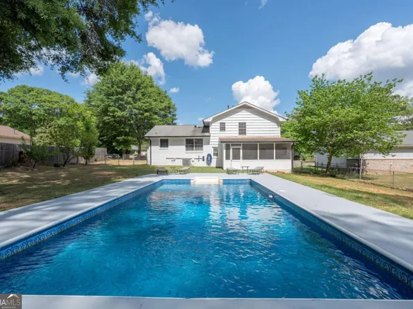 875 White Oak Ct, Lawrenceville, GA 30046