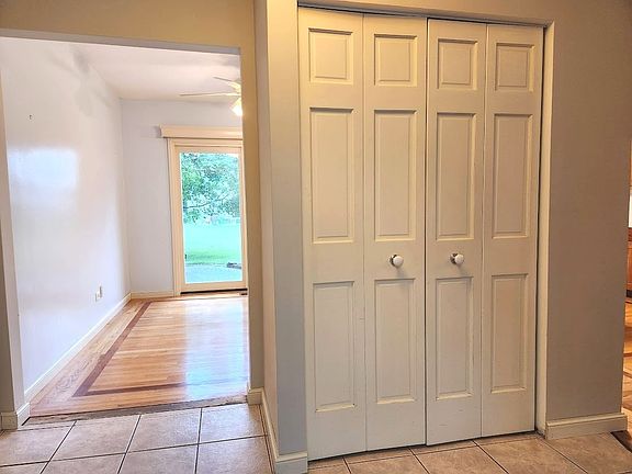 3rd image of 376 Belle Plaine Ave