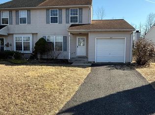 2073 Clover Mill Rd, Quakertown, PA 18951