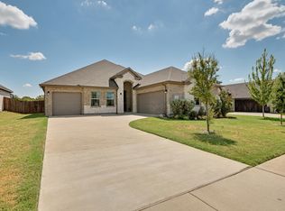 1006 Summer Grove Dr, Midlothian, TX 76065