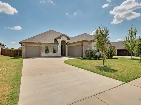 1006 Summer Grove Dr, Midlothian, TX 76065