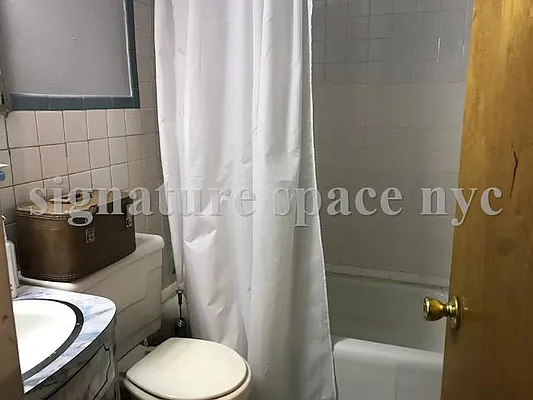 Rented by Signature Spaces NYC Corp | media 13