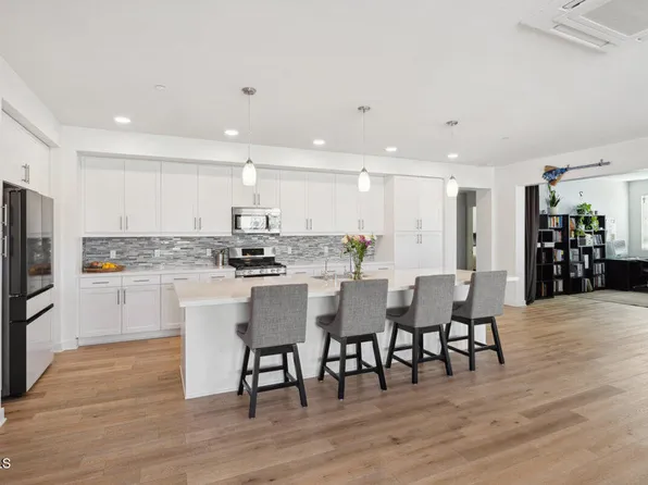 2800 Wagon Wheel Rd #304, Oxnard, CA 93036