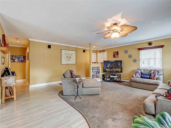 3rd image of 895 Grundy Ave