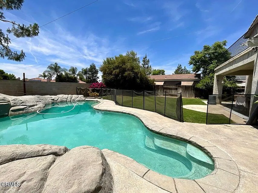 4 bed, 2.5 bath, 2380 sqft, $3,200 — Photo 3