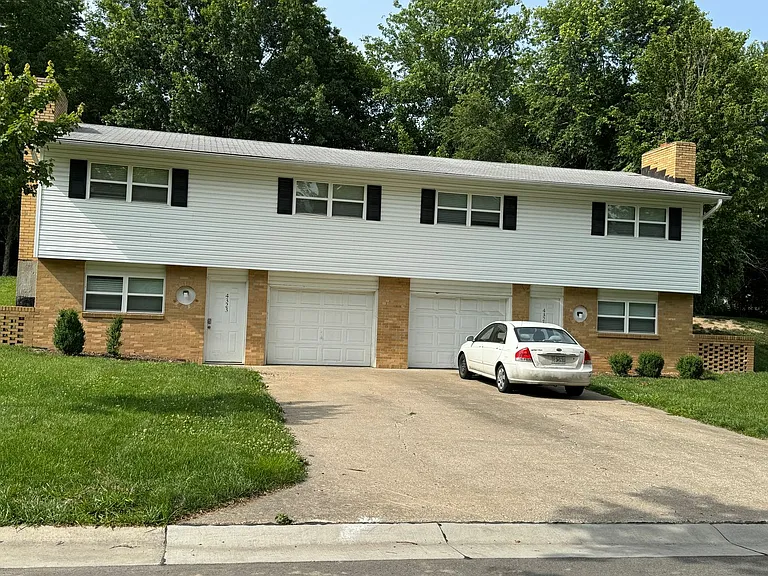 4323 W Bethany Dr — Photo 1