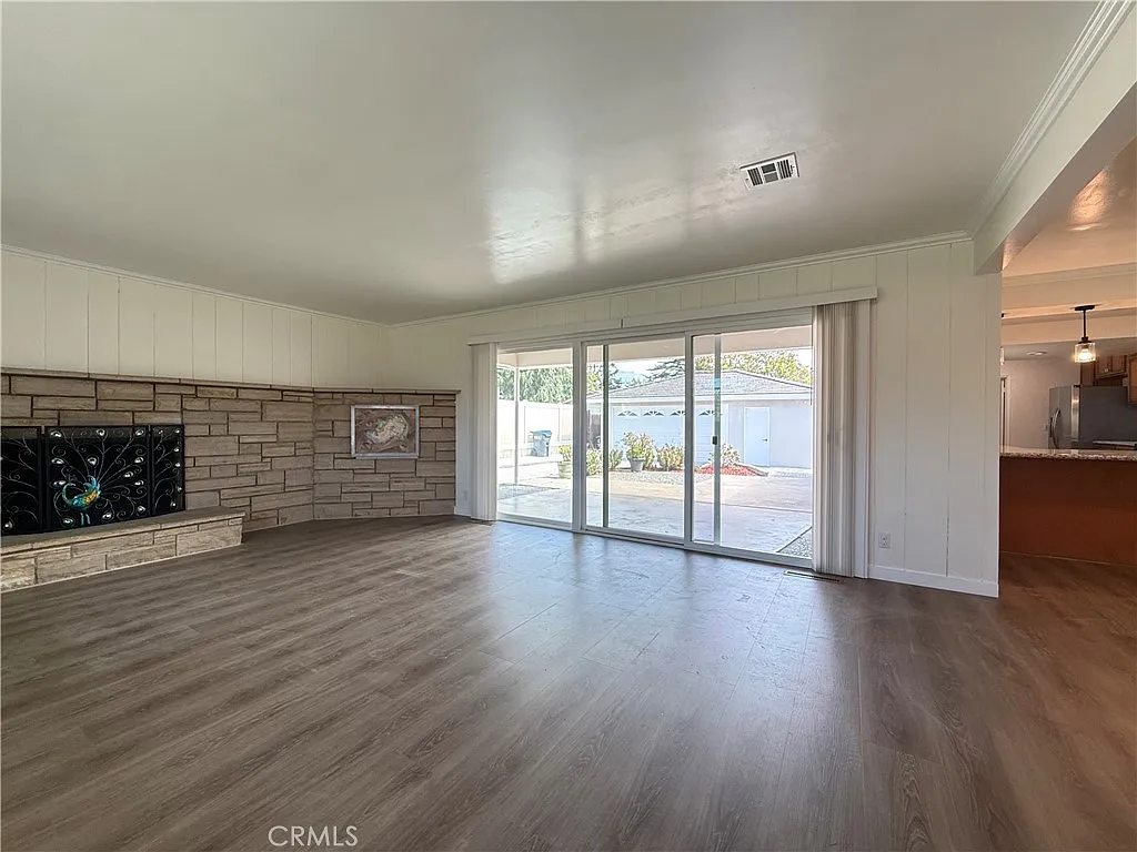 3 bed, 1743 sqft, $4,500 — Photo 2