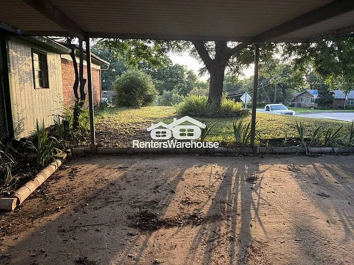 1501 Briarwood Blvd — Photo 7