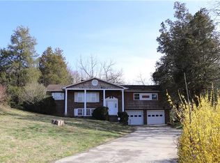 318 Arrowood St SE, Lenoir, NC 28645