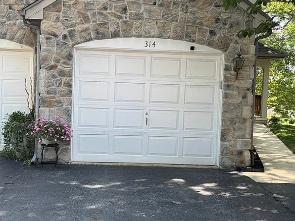 314 Windgate Ct, Millersville, PA 17551