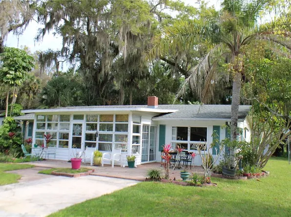495 Oliver Dr, New Smyrna Beach, FL 32168