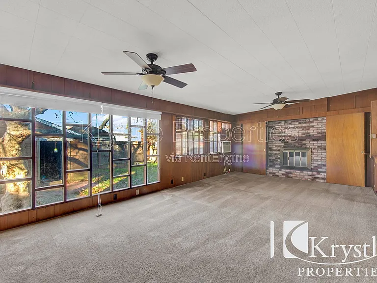 209 14th St — Photo 11
