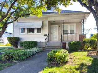 11 Queen St, Cranston, RI 02920