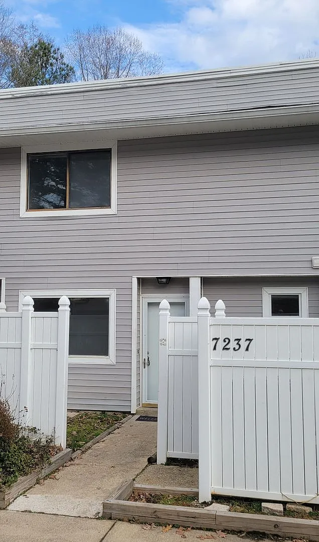 Townhome in Midtown Raleigh — Photo 1
