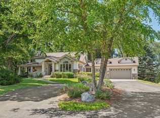 2590 Arrowhead Ln, Chanhassen, MN 55317