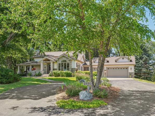 2590 Arrowhead Ln, Chanhassen, MN 55317