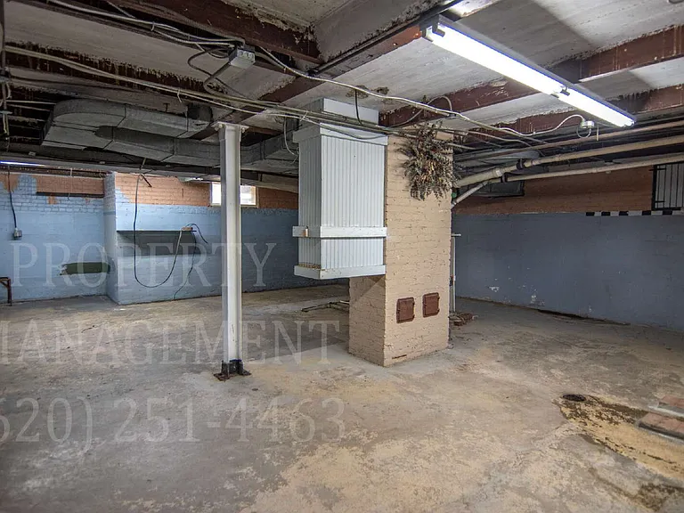 1110 W 5th St — Photo 26