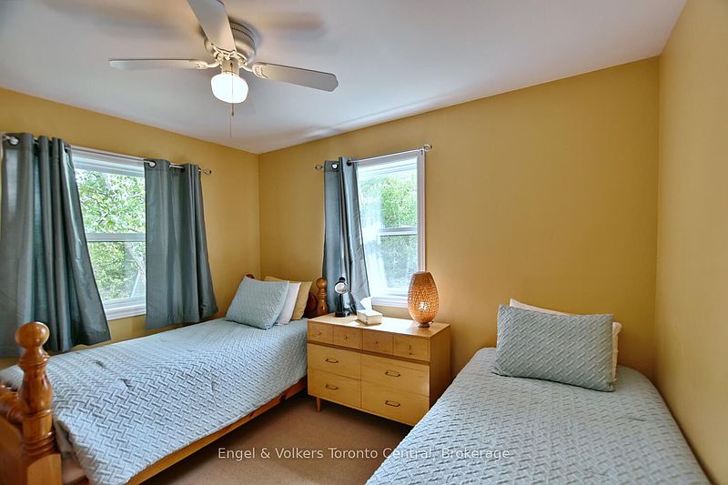 Wasaga Beach House for rent - 3 Bedrooms — photo 17