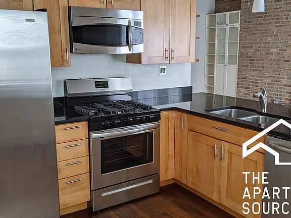 3rd image of 1251 W Leland Ave Unit 3E