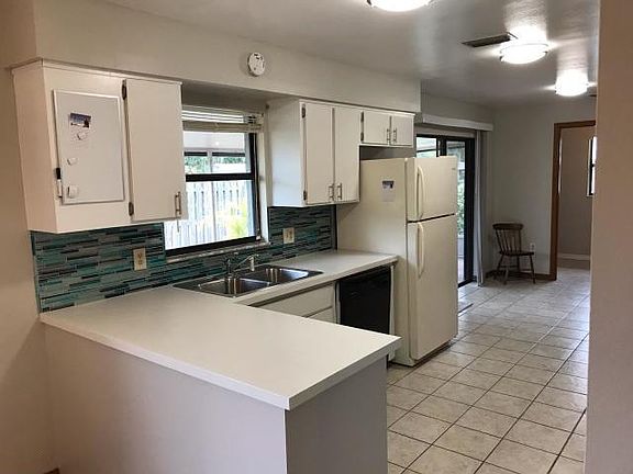 5th image of 110 Dudley Dr