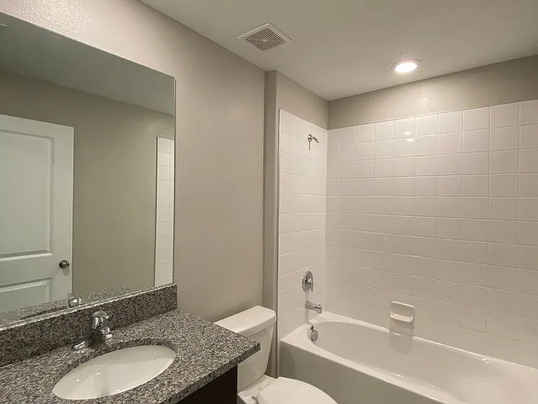 12257 SE 100th Ave — Photo 8