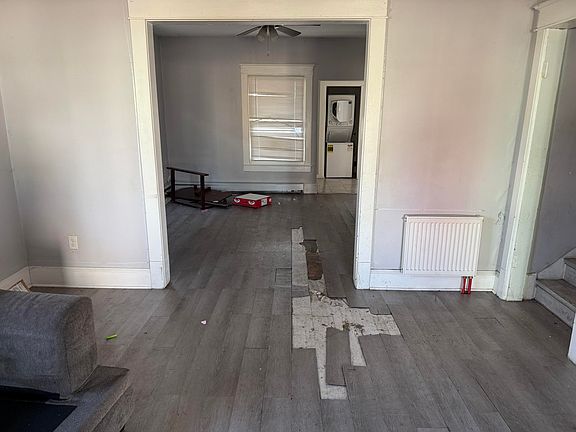 3rd image of 306 Clayton St