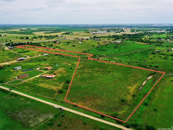 495 Prairie Hill Rd, Seguin, TX 78155