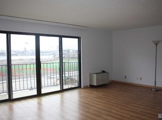 1150 River Rd APT 3G, Edgewater, NJ 07020
