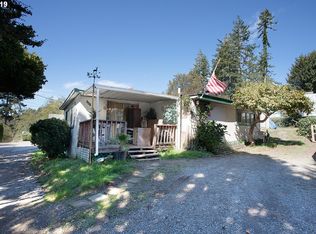 541 Fern Ave, Brookings, OR 97415