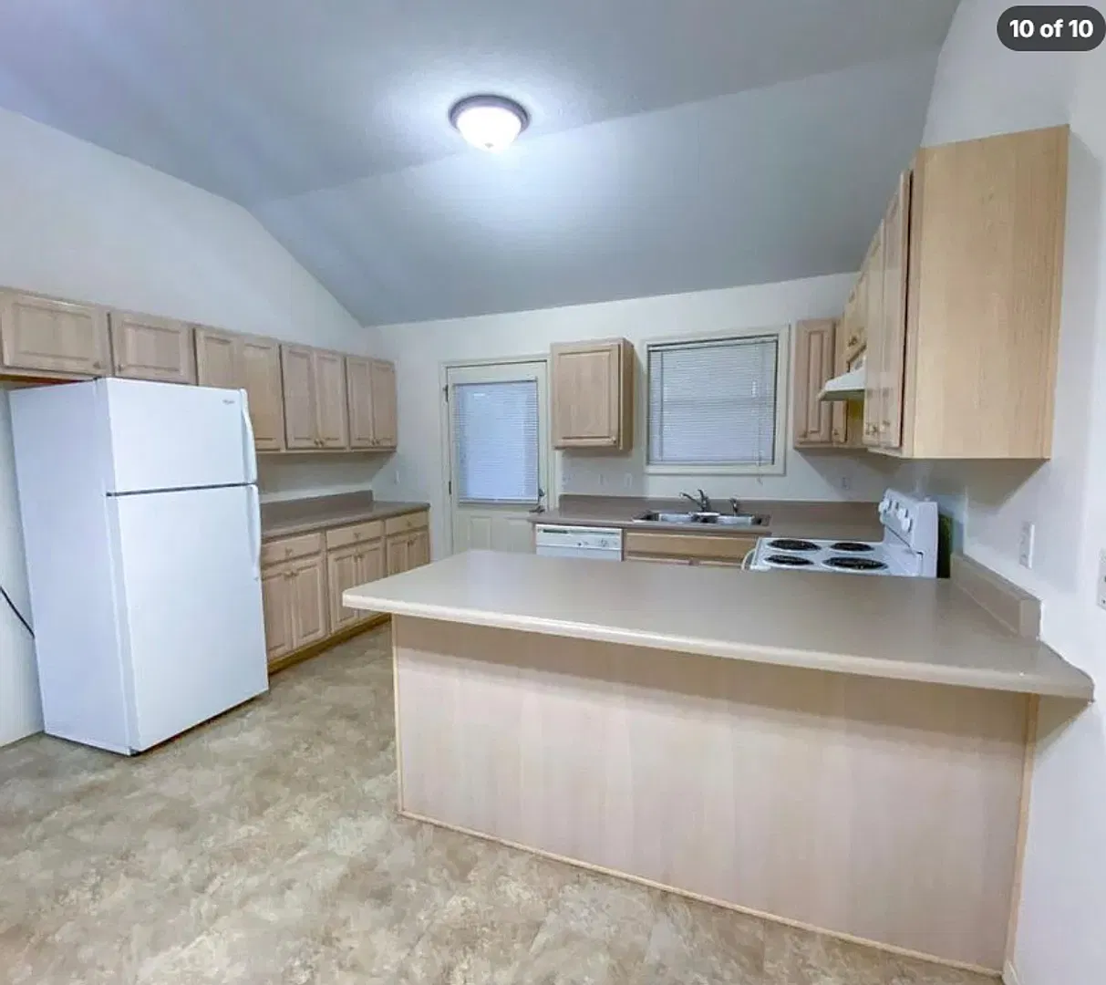Spacious 3-Bedroom Ozark Duplex with 2-Car Garage $1,495! — Photo 1