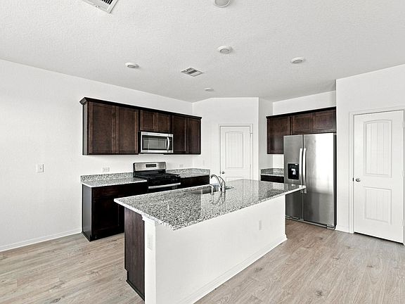 3rd image of 429 Brody Ln