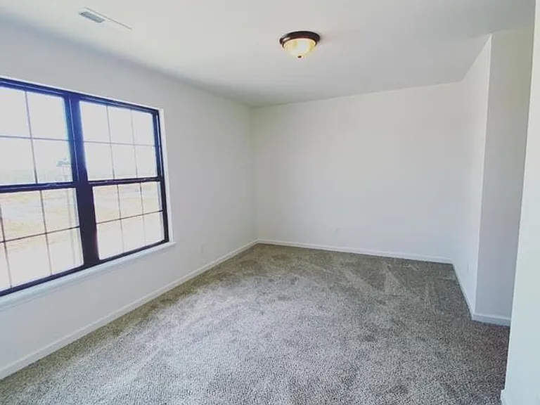Quail Run Apartments and Townhomes — Photo 17