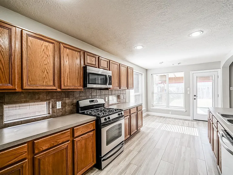 4822 Mosaic Canyon Ct — Photo 11