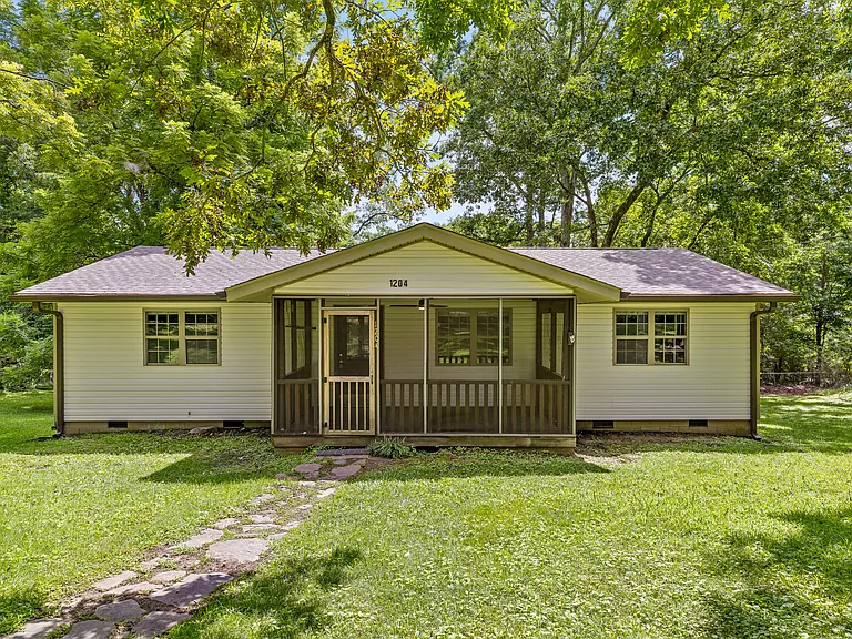 1204 Timesville Rd — Photo 1