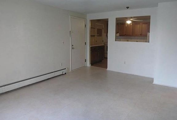 4th image of 151 King St APT 209C
