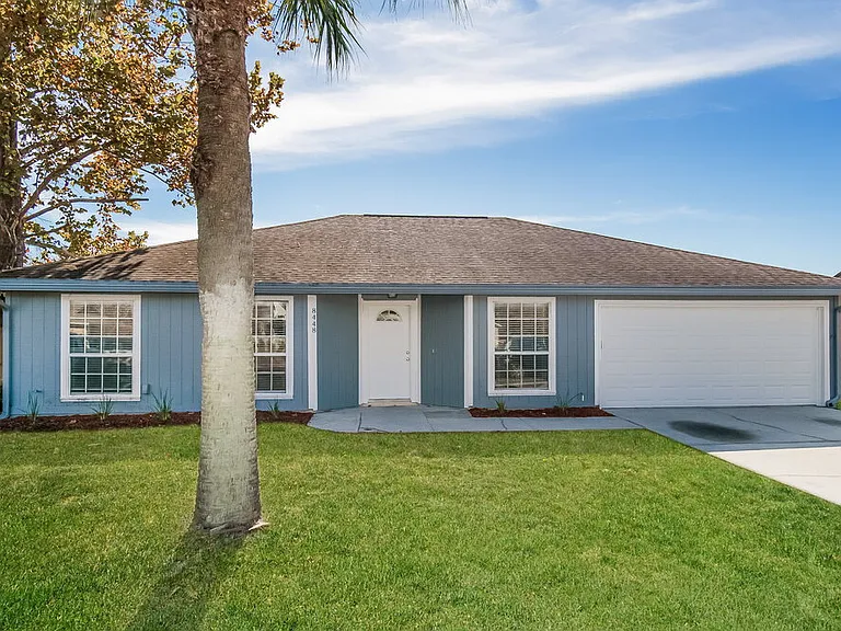 8448 Pikes Peak Dr N — Photo 1