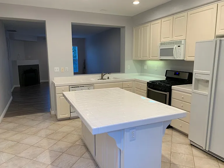 8 Warmspring Ln — Photo 7