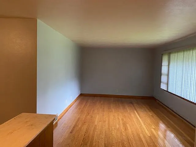 1207 Eastview Rd — Photo 6
