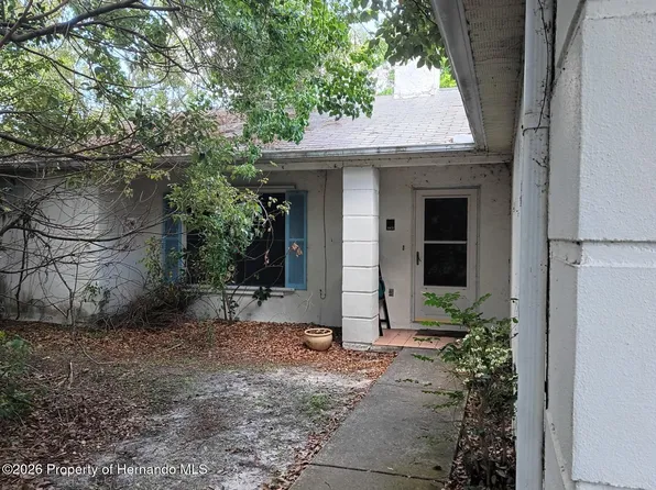 7346 Philatelic Dr, Spring Hill, FL 34606