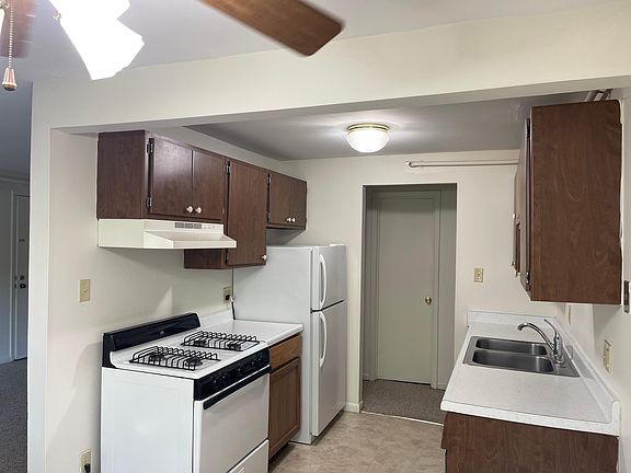 2nd image of 540 Oak Run Dr #4