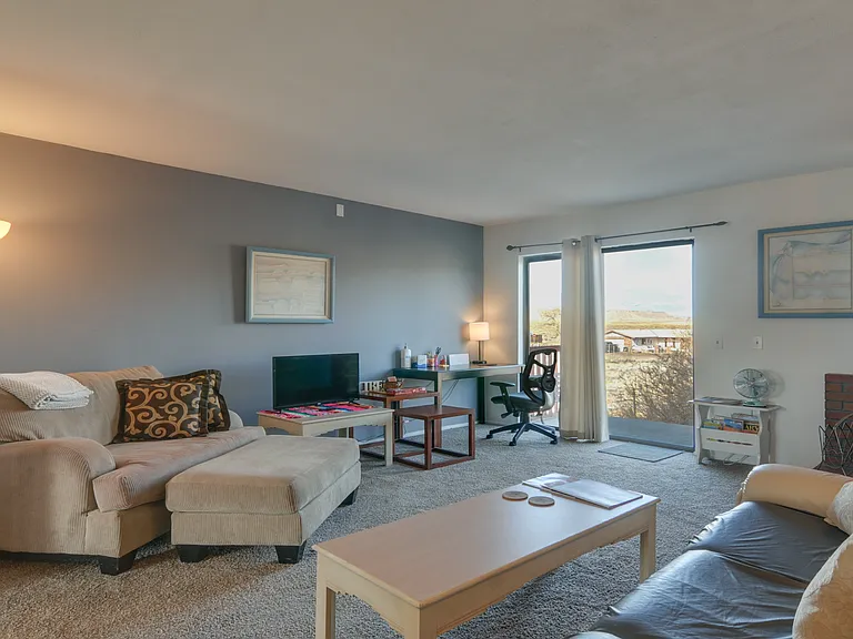 25 E Lexington #4 — Photo 4