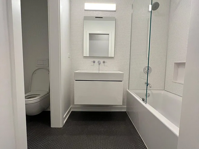 524 N May St #3 — Photo 12
