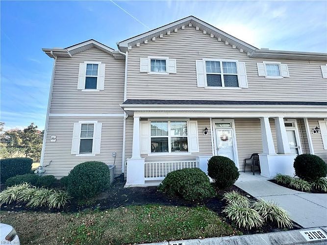 1st image of 751 Lacy Oak Dr