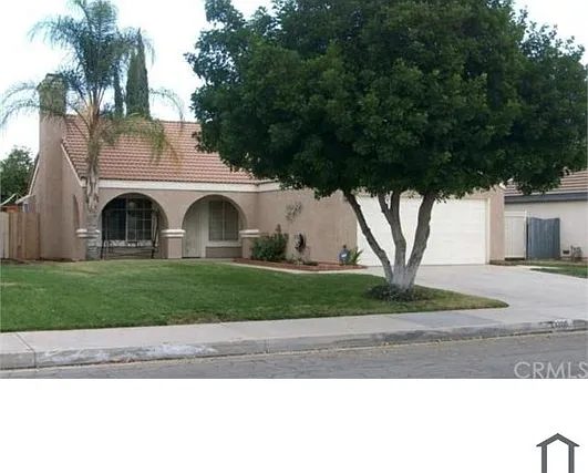 3 bed, 1233 sqft, $3,200 — Photo 1