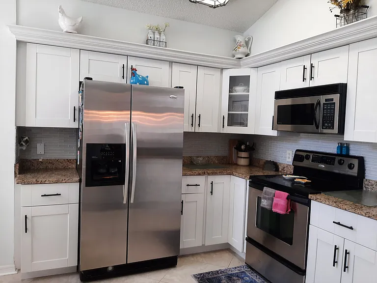 572 10th Pl — Photo 10