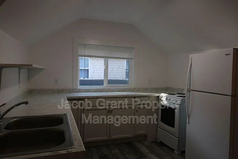 1 bed, 1.0 bath, 700 sqft, $795 — Photo 3