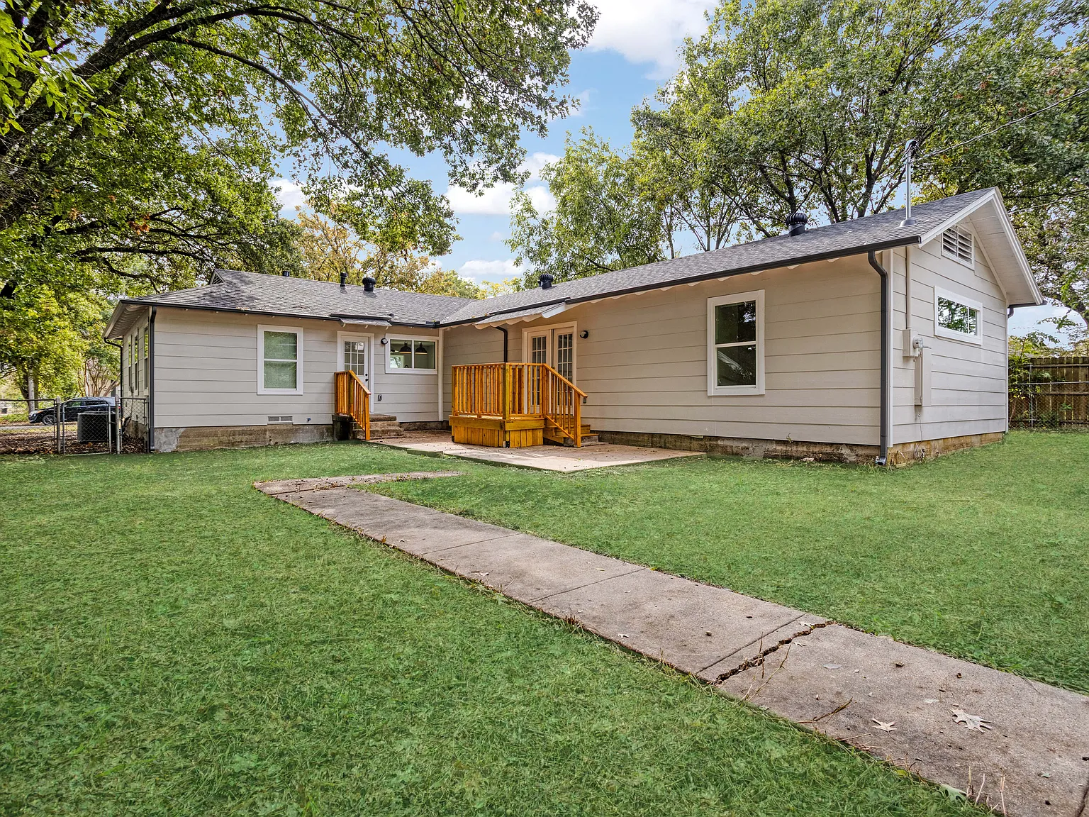 3 bed, 1636 sqft, $2,500 — Photo 4